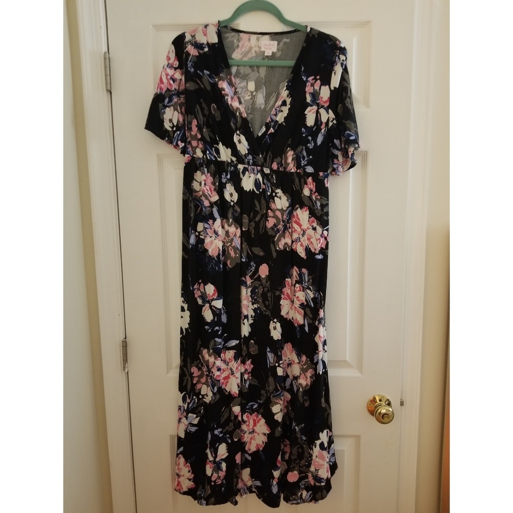 Isabel Maternity floral maxi dress black pink med